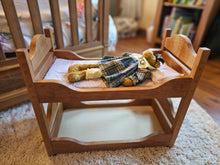 Cargar imagen en el visor de la galería, Muñeca/cama de bebé
