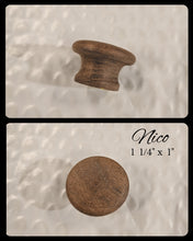 Cargar imagen en el visor de la galería, 1 Gallon Crock Lid with Knob