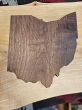 Cargar imagen en el visor de la galería, Walnut Ohio
