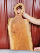 Cargar imagen en el visor de la galería, Cherry Live Edge Cutting/Charcuterie Board look
