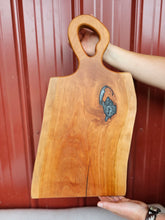 Cargar imagen en el visor de la galería, Cherry Live Edge Cutting/Charcuterie Board look
