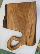 Cargar imagen en el visor de la galería, Cherry Live Edge Cutting/Charcuterie Board look
