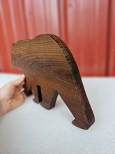 Cargar imagen en el visor de la galería, Walnut Bear
