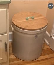 Load image into Gallery viewer, 1 Gallon Custom Crock Lid with Pull Style Handle
