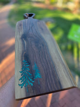 Cargar imagen en el visor de la galería, Walnut with Trees Cutting/Charcuterie Board
