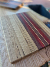 Cargar imagen en el visor de la galería, Edge Grain Cutting Board
